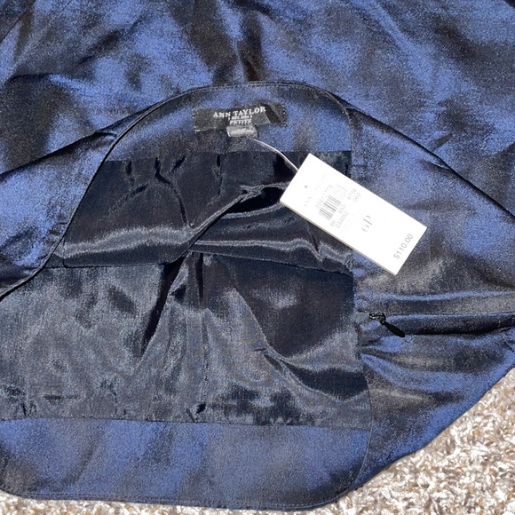 🌺Ann Taylor Silky pencil Skirt 6P - Picture 4 of 5